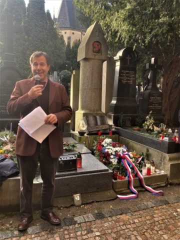 Proslov u hrobu Karla Čapka